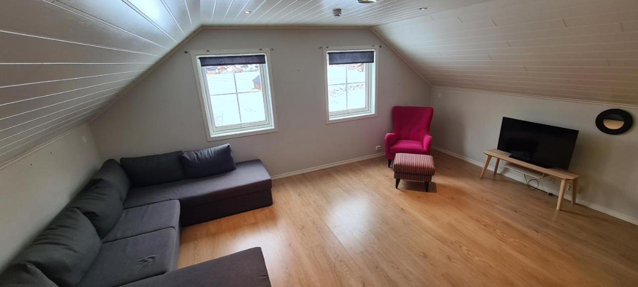 Cheerful 4-Bedroom Home With Fireplace, 1,5Km From Flam Center Aurland Extérieur photo